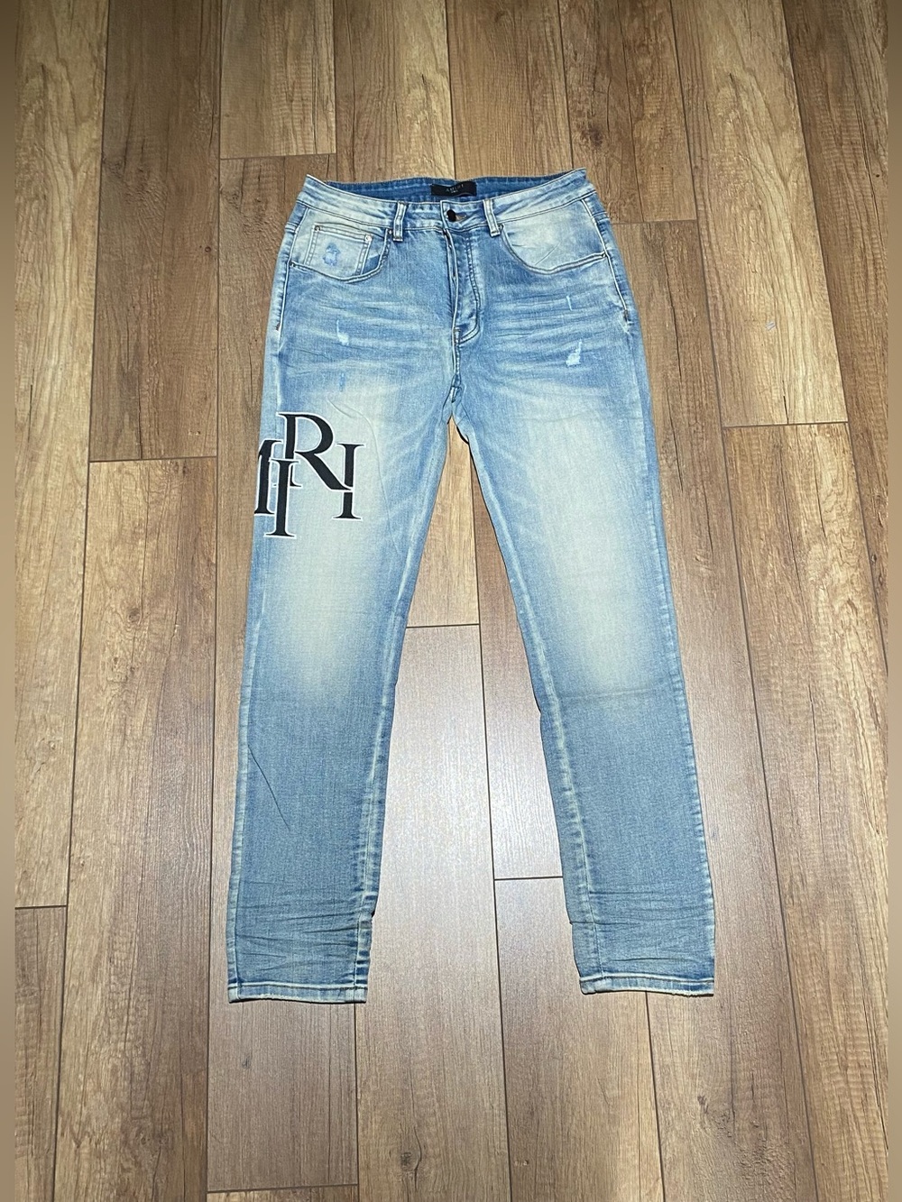 Amiri Mens Light Blue Skinny Jeans with Black Logo Waist Size 32